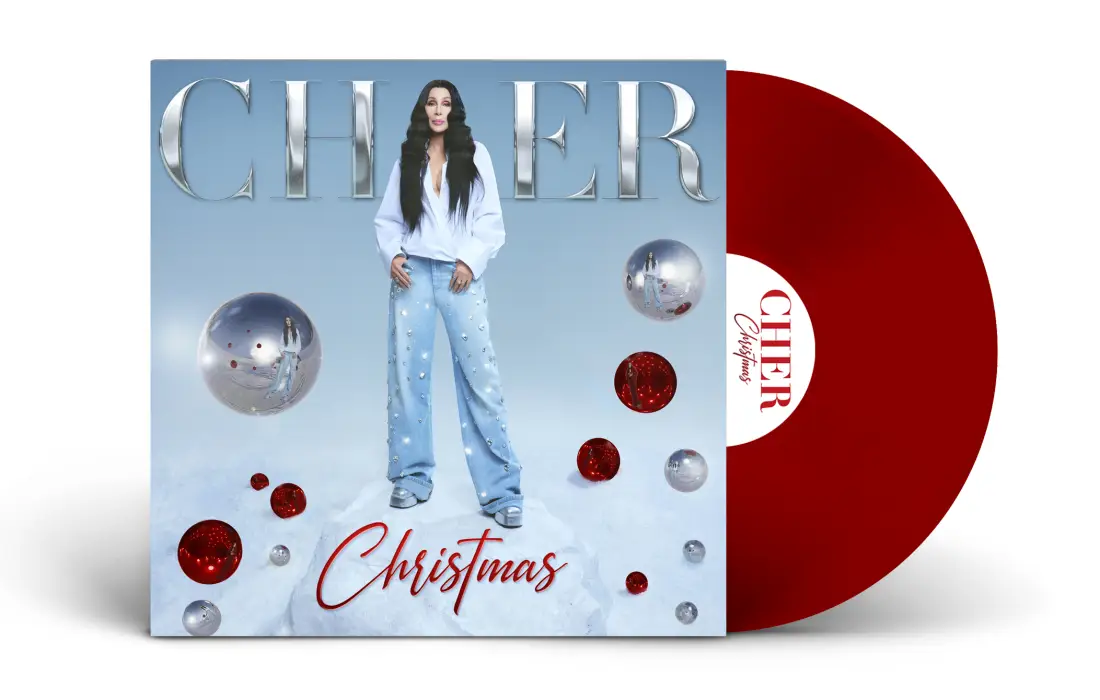 Шер посреща Коледа с първия си празничен албум "Christmas"